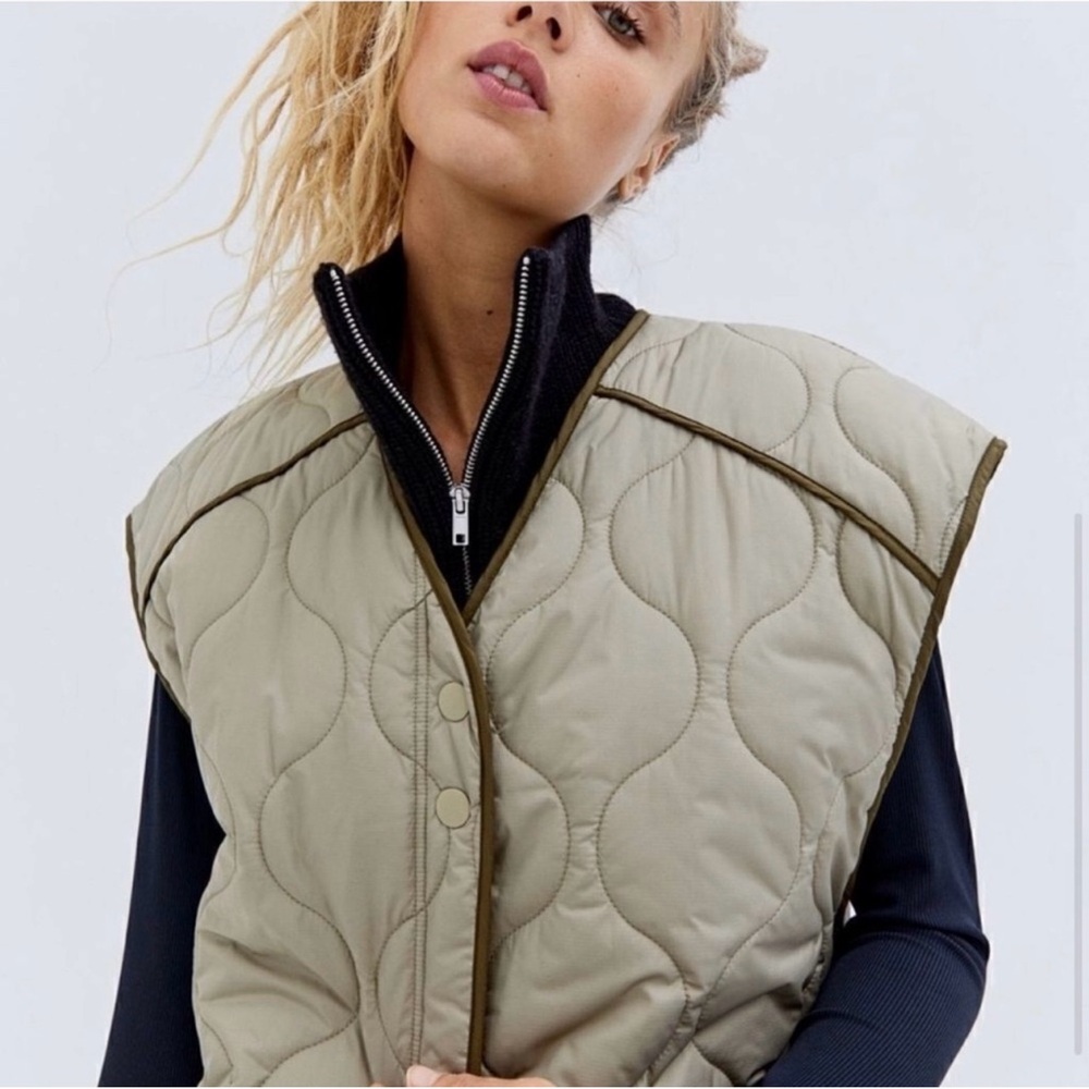 H&M Oversized Quilted Vest in Khaki